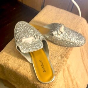 Silver Glitter flat shoes w/silver buckle